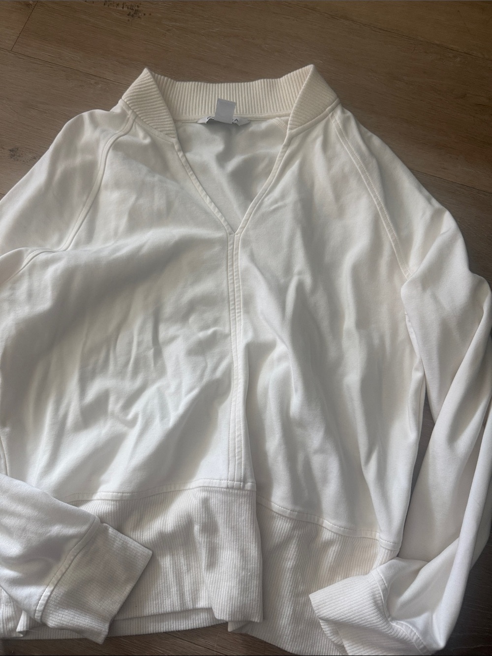 Athleta v neck - Picture 3 of 4